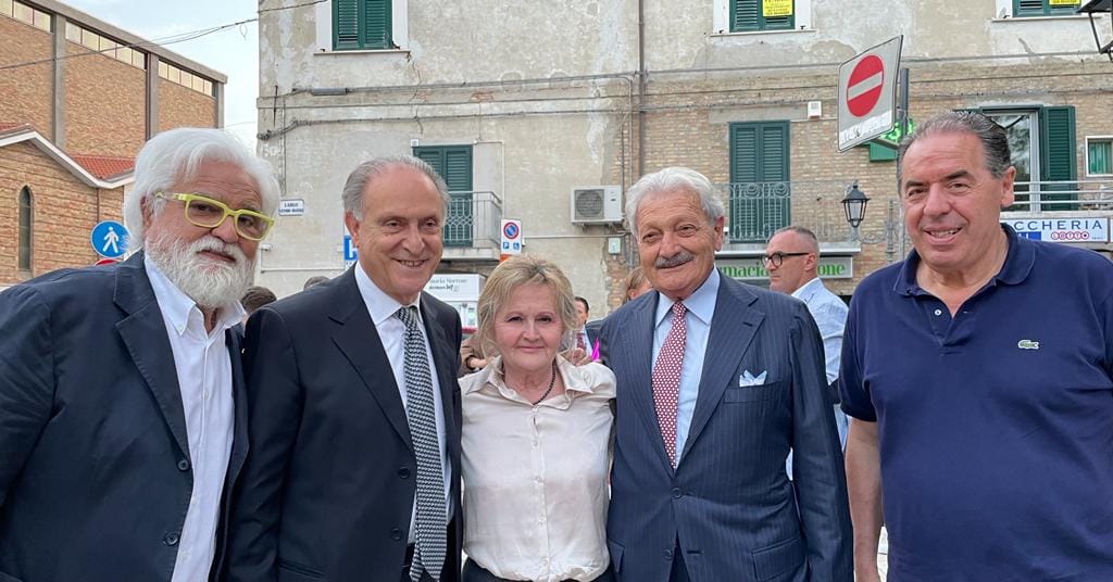 UdcIta's tweet photo. ๐ขโช๐ด Ieri sera Il segretario nazionale Udc on. @L_Cesa a Montenero di Bisaccia con tutti i nostri candidati alle regionali in Molise! Forza Molise, forza UDC! ๐๐ช๐ฎ๐น
#IoCentro #Molise #Udc #RobertiPresidente #RegionaliMolise https://t.co/0A2uMEtZSG