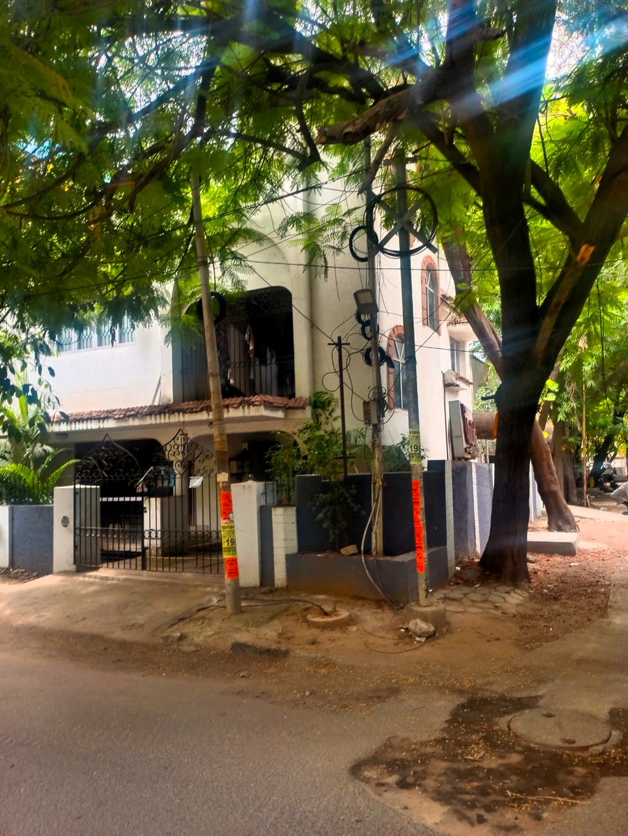 Land For Sale In Ashok Nagar 48th Street Chennai selvamrealestates.com/propertydetail…

+91 94440 08212, +91 98844 87093 #PropertyInvestment #realestateagent #ashoknagar  #Chennai #selvamrealestate #landsale #saleland #land #property #residential #properties #oldhouse #RealEstate #resale