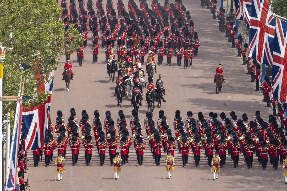 Did you watch The King’s Birthday Parade (Trooping of the Colour) on Saturday? Why not purchase one of our limited edition recordings. For more information click on the link: hdivbandsmerch.sumupstore.com/product/the-co… #TheHouseholdDivision #TheCoronation #KingsBirthdayParade #troopingofthecolour