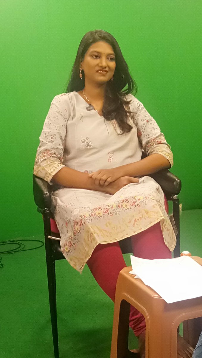 Pmctelugu's tweet image. శుభోదయం కార్యక్రమంలో అతిథిగా మాలతీ గారు పాల్గొన్నారు!
#Shubhodayam #Malathi #AnchorLahari #PMCTelugu #PMC #PSSMGlobal #Live #shooting #post #like #photos #pics #images