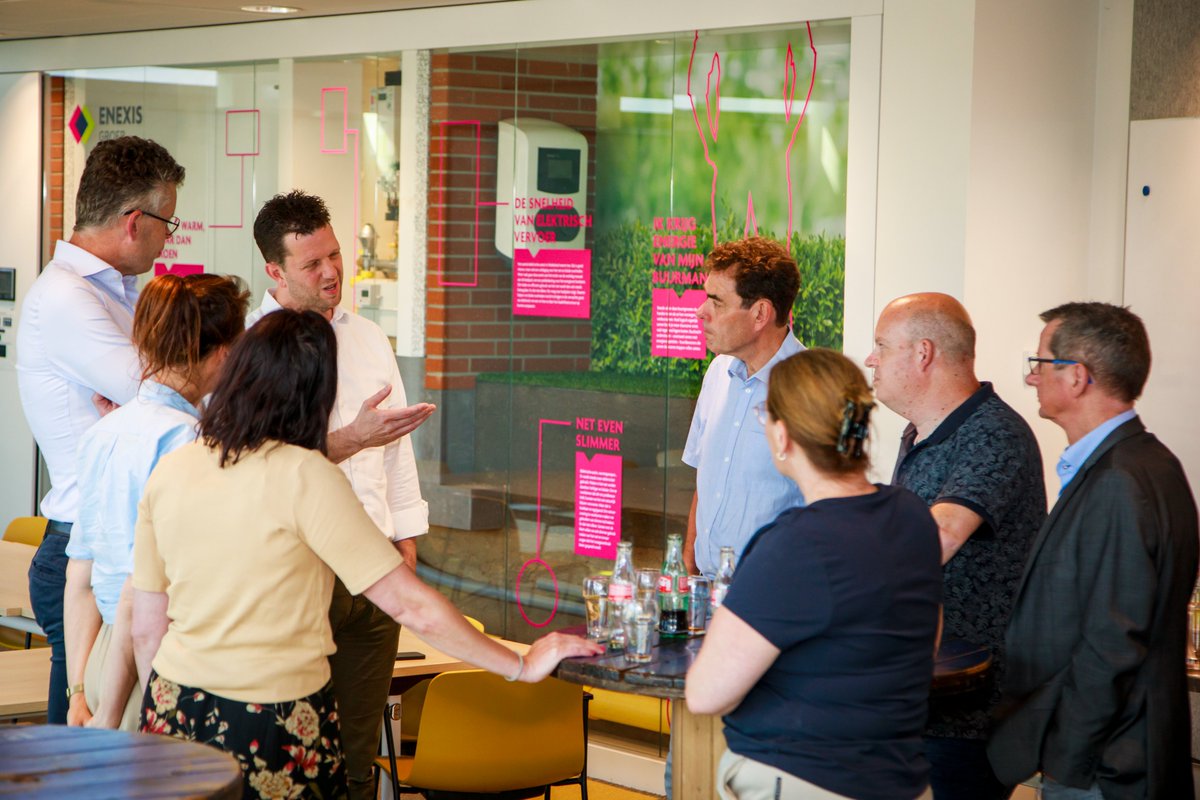 Enexis Groep (@enexisgroep) on Twitter photo ๐๐๐ฎ๐ป๐ ๐๐ผ๐ด๐ฒ๐๐ฐ๐ต๐ผ๐ผ๐น ๐ฒ๐ป ๐๐ป๐ฒ๐
๐ถ๐ ๐ฐ๐ผ-๐ฐ๐ฟ๐ฒ๐ฒ๐ฟ๐ฒ๐ป ๐๐ผ๐ผ๐ฟ ๐ฑ๐ฒ ๐๐ผ๐ฒ๐ธ๐ผ๐บ๐๐ ๐๐ฎ๐ป ๐๐ง-๐๐๐๐ฑ๐ฒ๐ป๐๐ฒ๐ป
We zijn trots om te delen dat Avans Academie voor Technologie en Design en Enexis, hebben getekend voor een vierjarige samenwerking. Een mooi ๐๐๐ฎ๐ป๐ ๐๐ผ๐ด๐ฒ๐๐ฐ๐ต๐ผ๐ผ๐น ๐ฒ๐ป ๐๐ป๐ฒ๐
๐ถ๐ ๐ฐ๐ผ-๐ฐ๐ฟ๐ฒ๐ฒ๐ฟ๐ฒ๐ป ๐๐ผ๐ผ๐ฟ ๐ฑ๐ฒ ๐๐ผ๐ฒ๐ธ๐ผ๐บ๐๐ ๐๐ฎ๐ป ๐๐ง-๐๐๐๐ฑ๐ฒ๐ป๐๐ฒ๐ป
We zijn trots om te delen dat Avans Academie voor Technologie en Design en Enexis, hebben getekend voor een vierjarige samenwerking. Een mooi