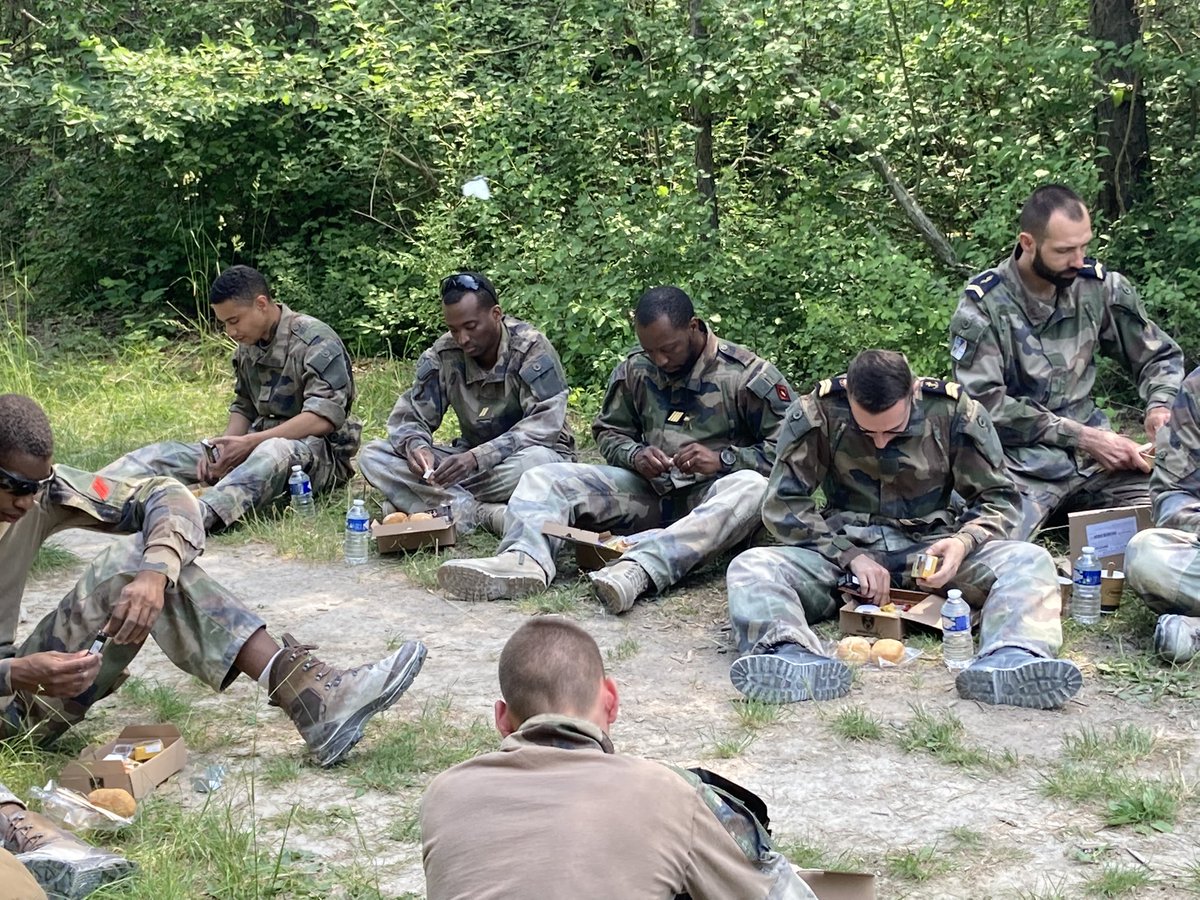 Commissariat des armées (@scarmees) on Twitter photo 🎥 Tournage en cours avec @France2tv pour la rubrique culinaire de <a href="/LoicBallet/">ballet loic</a> dans l’émission spéciale #14juillet de <a href="/telematin/">Telematin</a>. Vous saurez tout sur les rations, depuis les experts du <a href="/SCArmees/">Commissariat des armées</a> à Rambouillet jusqu’au repas sur le terrain à Mourmelon 🍽 🎥 Tournage en cours avec @France2tv pour la rubrique culinaire de <a href="/LoicBallet/">ballet loic</a> dans l’émission spéciale #14juillet de <a href="/telematin/">Telematin</a>. Vous saurez tout sur les rations, depuis les experts du <a href="/SCArmees/">Commissariat des armées</a> à Rambouillet jusqu’au repas sur le terrain à Mourmelon 🍽