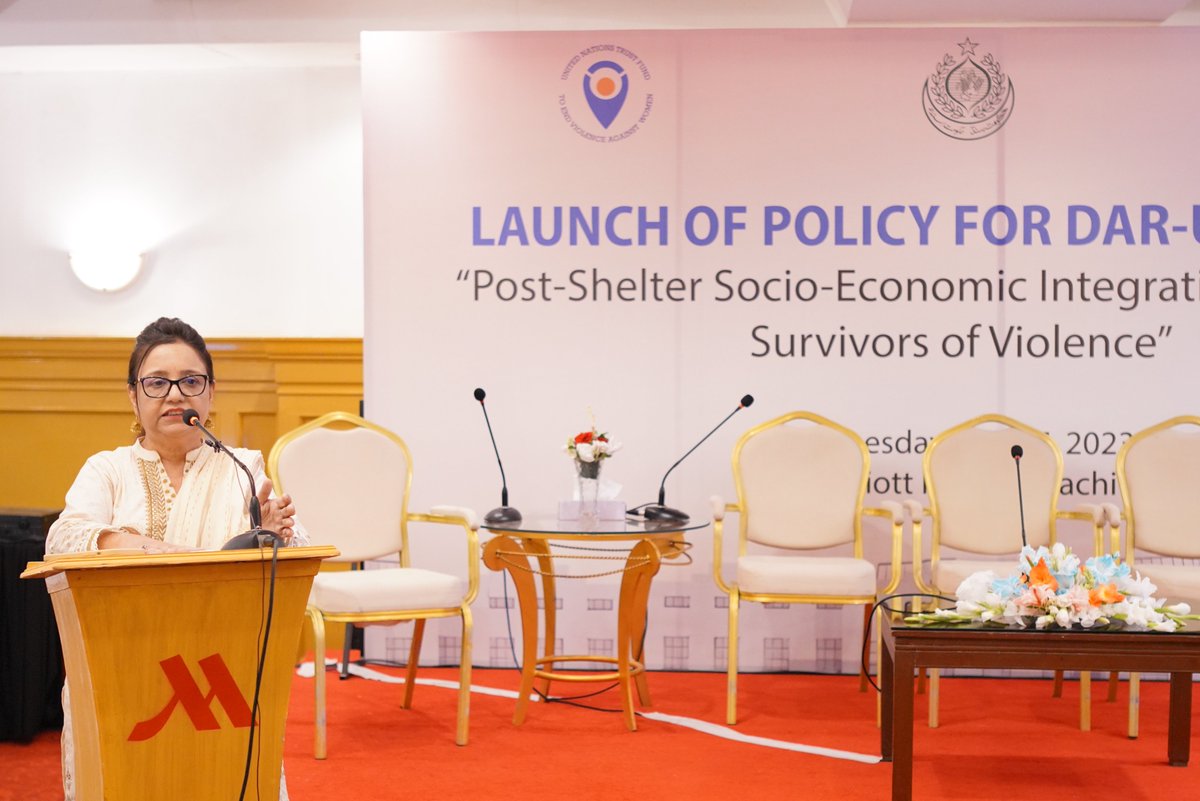 rozanoffice's tweet image. Unveiling the first-ever formal launch of the policy on “Post-Shelter Socio-Economic Integration of Women Survivors of Violence.” Anjum Iqbal Secretary Women Development Department Sindh, Babar Bashir Managing Director Rozan  #PostShelterPolicyLaunch #WDDSindh #MoHR #NCSW