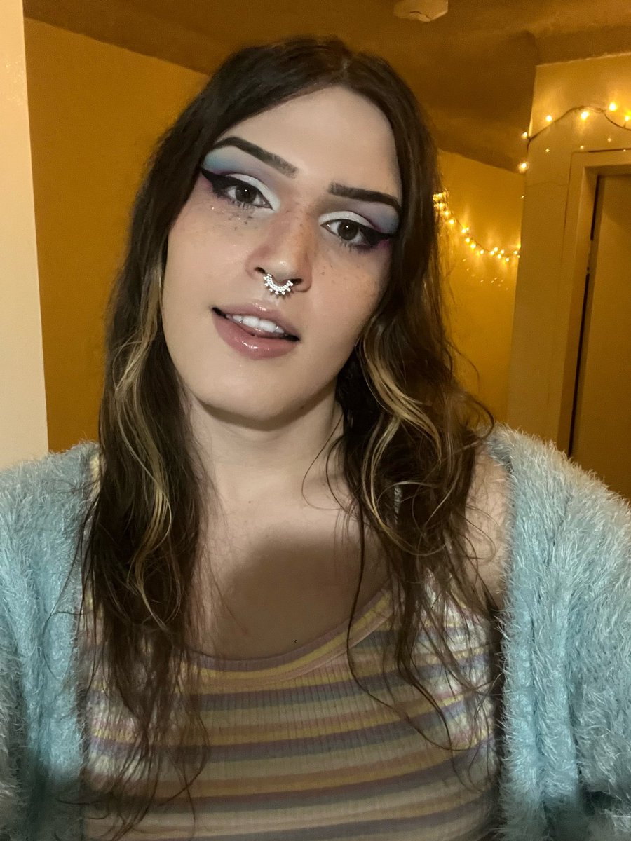 Andromeda Deadrose’s pics and videos