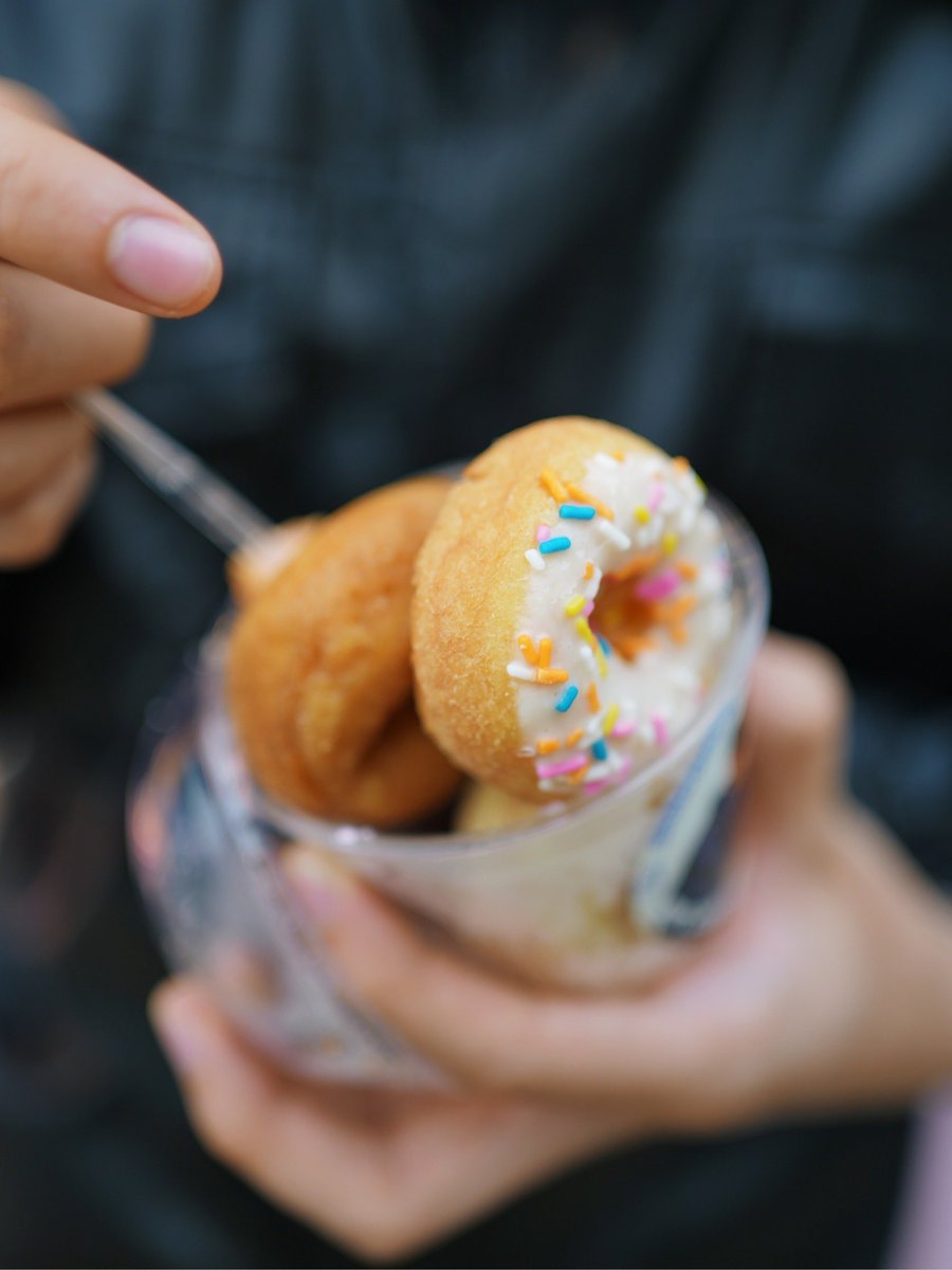 beoncloud_th's tweet photo. ปู๊น ปู๊น Food truck มาส่งแล้ว 🚚🍩 ขอบคุณแฟน ๆ ที่ส่งของอร่อย ๆ มาให้บาร์โค้ด @barcodetin นะค้าบบ 🤎✨
#WujuReporter
#SendLoveToWuju
#WujuBakery @Hanyang_int https://t.co/tEfyXVI4dO
