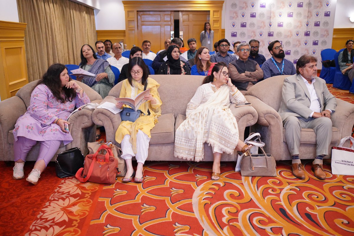 rozanoffice's tweet image. Unveiling the first-ever formal launch of the policy on “Post-Shelter Socio-Economic Integration of Women Survivors of Violence.” Anjum Iqbal Secretary Women Development Department Sindh, Babar Bashir Managing Director Rozan  #PostShelterPolicyLaunch #WDDSindh #MoHR #NCSW