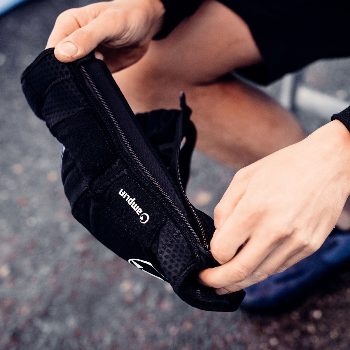 AMPLIFIGear's tweet image. When details matter - THE HAVOK -  premium protection for your knees
.
.
#amplifisports #kneeprotection #detailsmatter #mtb #downhill #bike #trails