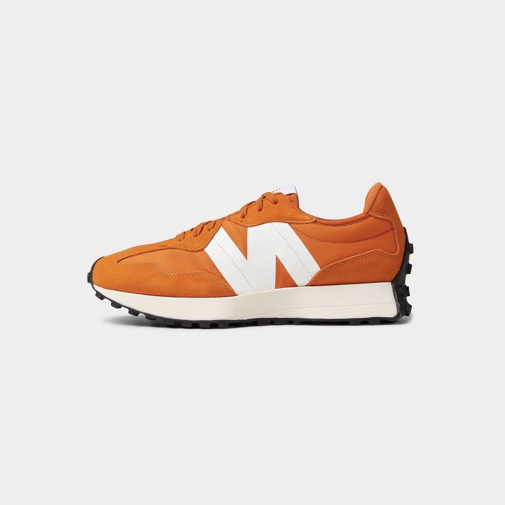 New Balance 327 Vintage Orange. Size 9.5us.

tokopedia.link/kKbt8bGZqAb
#malang #sepatuoriginal