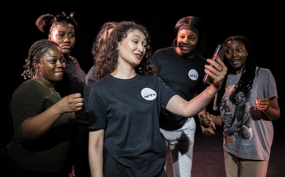 Calling all ambitious young actors: Are you looking for an inspiring space to develop your craft? Look no further! Our experienced artists will help you reach your creative potential. Come join us at our free masterclasses 22/6 &amp; 27/6. ow.ly/ble550OGxxH