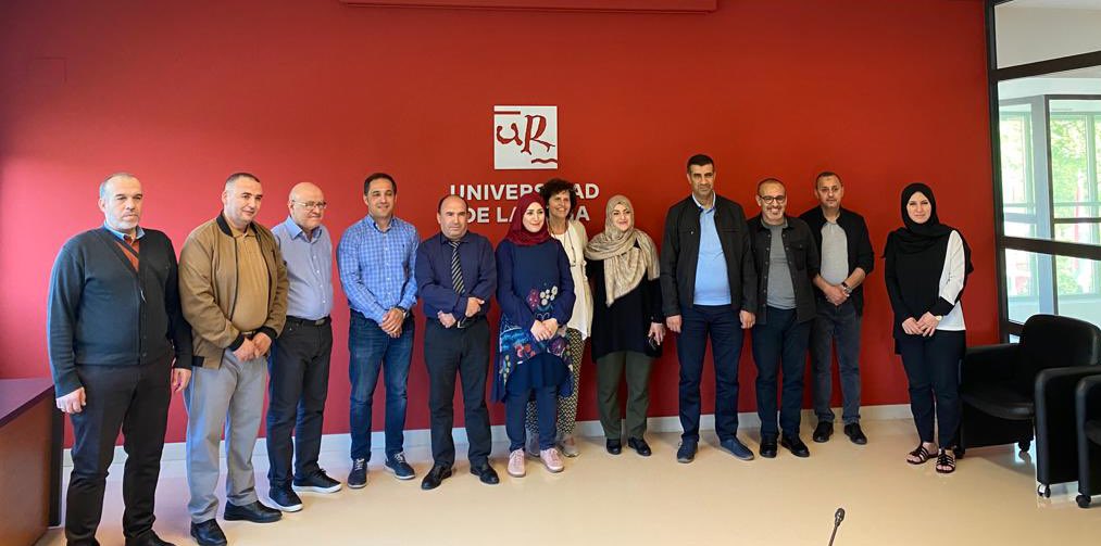 unescoUR's tweet photo. @unirioja @UnivMLDSetif2 Continuamos con el Seminario de investigación “Creación institucional de integración” @ciresproject @unirioja https://t.co/SuixMNlfr8