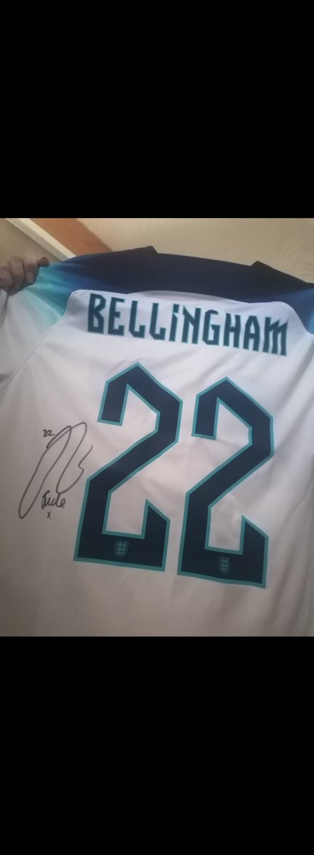 For a chance to win a signed <a href="/BellinghamJude/">Jude Bellingham</a> England shirt over to our FB page m.facebook.com/story.php?stor…
<a href="/SUFCAllTeams/">Sands United</a> <a href="/Oak_Coro_League/">Oakbourne & Coronation League</a> <a href="/BhamUpdates/">Birmingham Updates</a> <a href="/SolihullUpdates/">Solihull Updates</a>