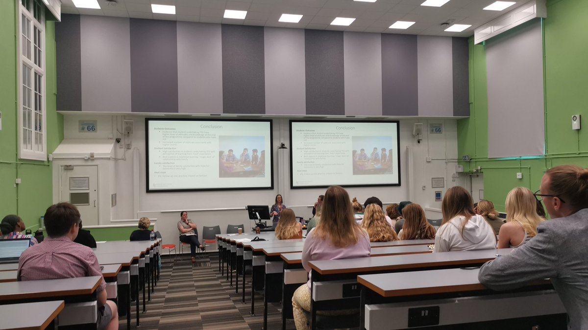 🎉 A day of celebration and learning at the end of project  @Time4Dementia event in collaboration with @BSMSMedSchool and @alzheimerssoc.
📖 An amazing interprofessional learning journey for #ExeterNurse and @UoE_MI students.