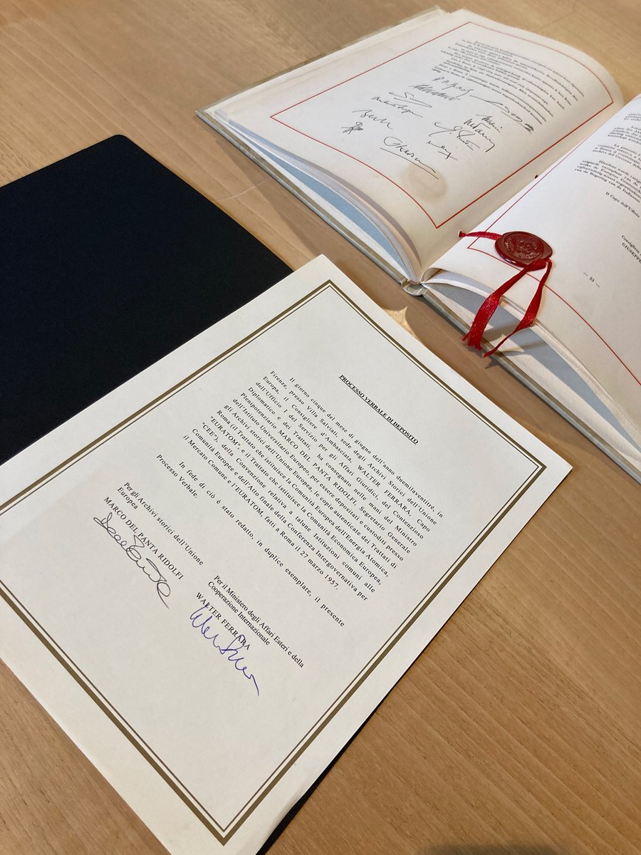 EUI_HistArchEU's tweet photo. Great excitement and emotion at the #HAEU this week!
On 5 June, Italy's @ItalyMFA @ItalyMFA_int deposited authenticated copies of the 1957 #TreatiesofRome.
We are honoured and delighted to have these founding acts of the EU in our deposits. 
Read more: https://t.co/6nEtIyMUGj https://t.co/FG526o2YcD