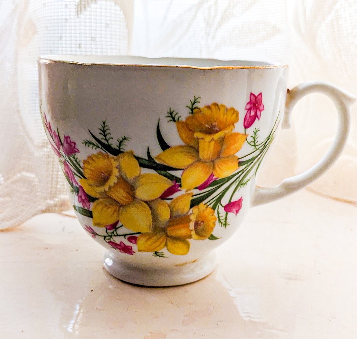 A story worth a cup of tea!
On 23 Sep 1956, Wesley Williams &amp; best friend, Fonzo, set out from Jamaica to England #Windrush75  An emotional goodbye to his Mother, who gifted him dinner set pieces, ensuring each cup of tea reminds him of the journey that they've been on.