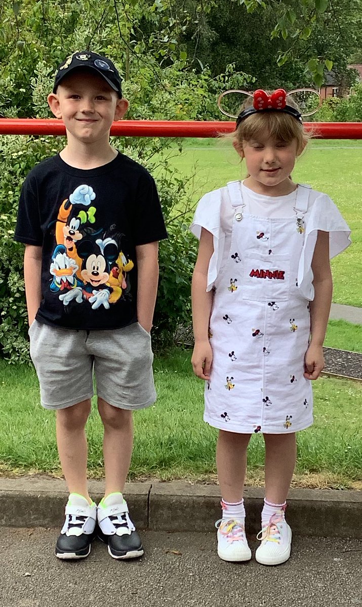 Today we are learning about dream holiday destinations as part of our school vision ‘We nurture children’s dreams’. Can you guess the dream destination of these children? <a href="/gillhead25/">Ashley Clayton 🙋🏻‍♀️</a> <a href="/Gillibrand_Sch/">Gillibrand Primary School</a>