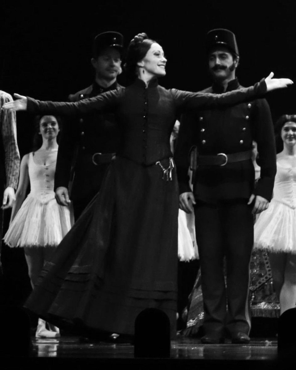 2 shows wielding the stick today… #mmegiry #megtomadame <a href="/WEUnderstudies/">WestEndUnderstudies</a>