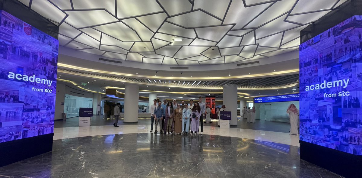 The GatewayKSA June delegation visits the STC Academy. They attended a tour the facility and a presentation of all services and the STC Academy extensive training programs for their employees.
زيارة وفد بوابة المملكة لأكاديمية شركة الإتصالات السعودية .