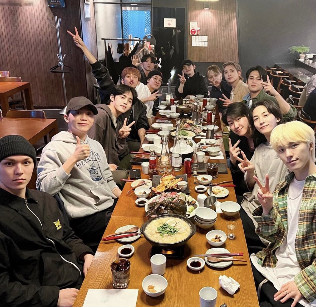 kloe • 클로이 tweet media