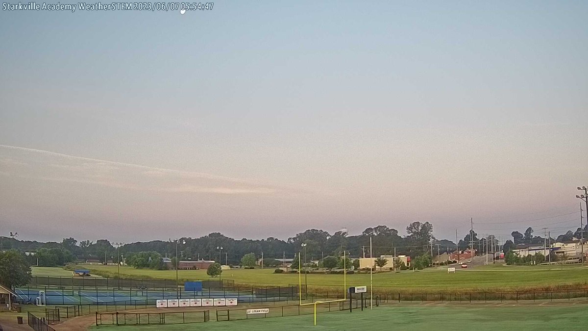 SAWeatherSTEM's tweet image. Starkville Academy at sunrise and it's 67.3 F.