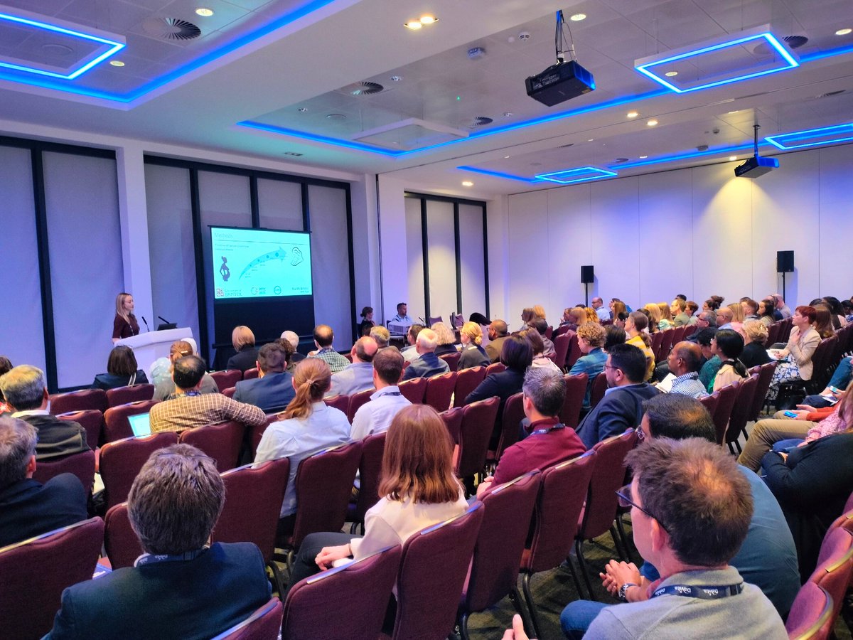 Great work from Laura Skinner presenting on our Bristol prospective cohort study on renal function in normal pregnancy #AKID to a packed room at #UKKW

@burdenchristy