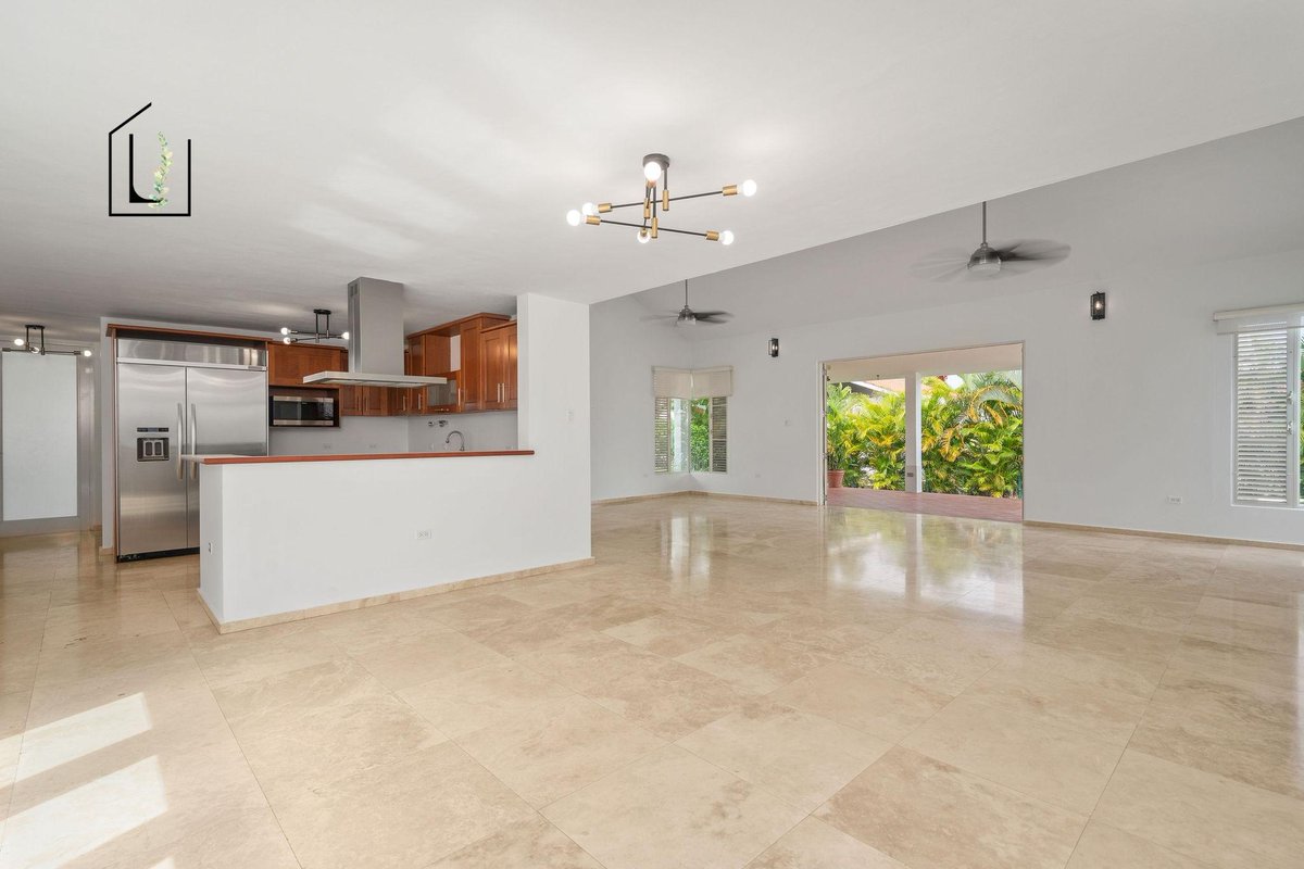 ldrepr's tweet photo. Exquisite Elegance in an Unparalleled Community at Sabanera Dorado 
4 Beds | 3.5 Baths | 3,300 sqft | $7,000/m 
https://t.co/iL8yUNbT27 
#act2022 #realesteteagent #puertorico #sellersagent #realestate #LifestyleDesignersRE #ChooseYourLifestyle #caribbeanliving #buyersagent https://t.co/vWI70OPSZN