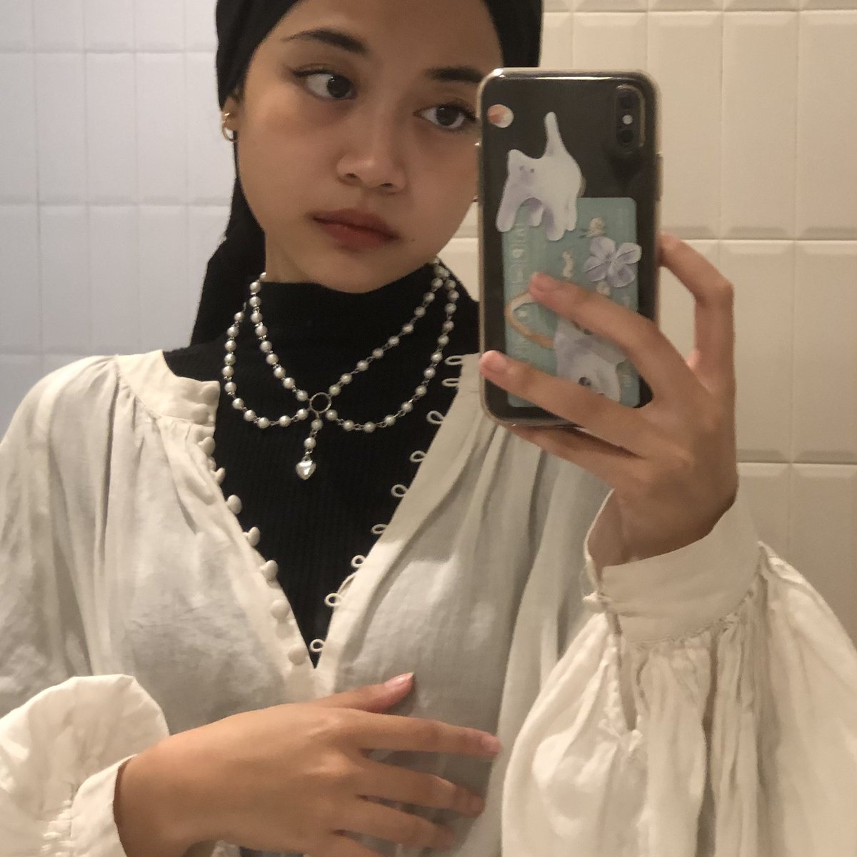 rai-on-twitter-last-selfie-spotify-on-repeat