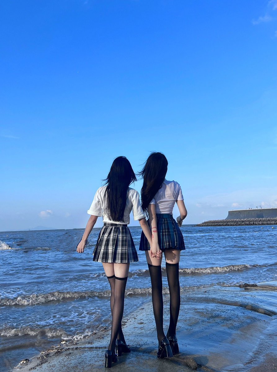 姐妹成对，快乐加倍
今晚睡觉三缺一，速来 https://t.co/Yr2Uel0BTo