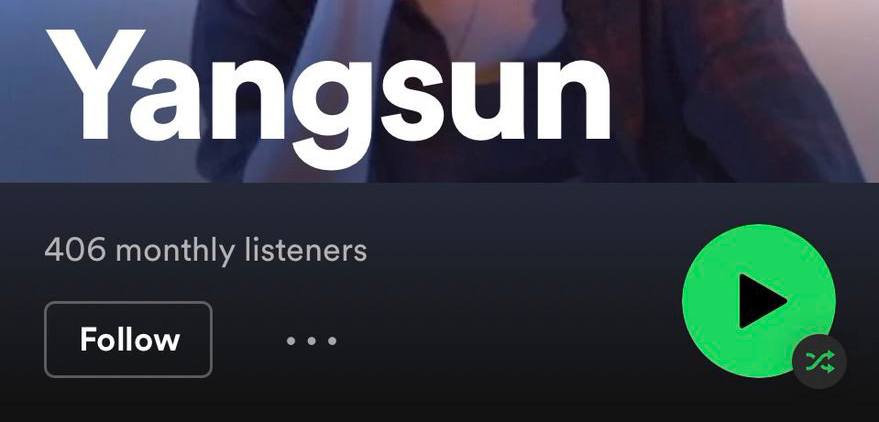 میتونم برای احساساتت بمیرم کیم تهیونگ  (؛ ‼️
يانگسان كسی كه تهیونگ شات موزيكش رو استوری كرد فقط 400 شنونده ماهانه توی اسپاتيفای داره ، تهیونگ همیشه سعي میكنه از هنرمندای کوچيك حمایت کنه 🥹 ! 
ليريك اين موزيك در مورد زمستون صحبت ميكنه که هرگز به پايان نميرسه که با درد بی