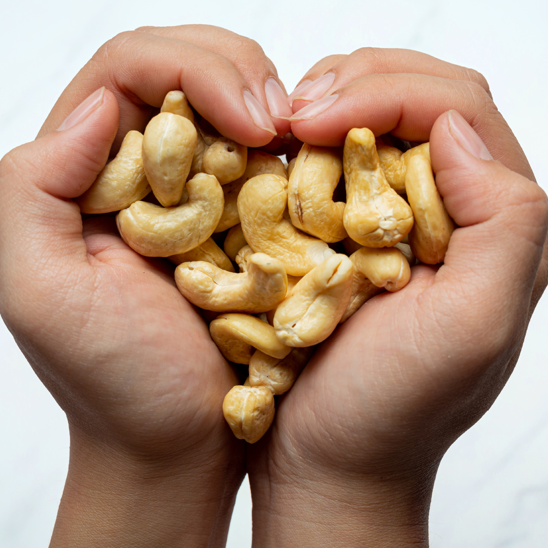 globalcashews's tweet photo. #WorldFoodSafetyDay: Over 600 million people fall ill from contaminated food every year!

In fact, over 200 diseases are caused by unsafe food, from diarrhoea to cancers ⚠️

Food standards save lives – so make sure that you’re following WHO’s guidance ⬇️
https://t.co/7DKYCj1AGa https://t.co/A90Qg0Jmxs