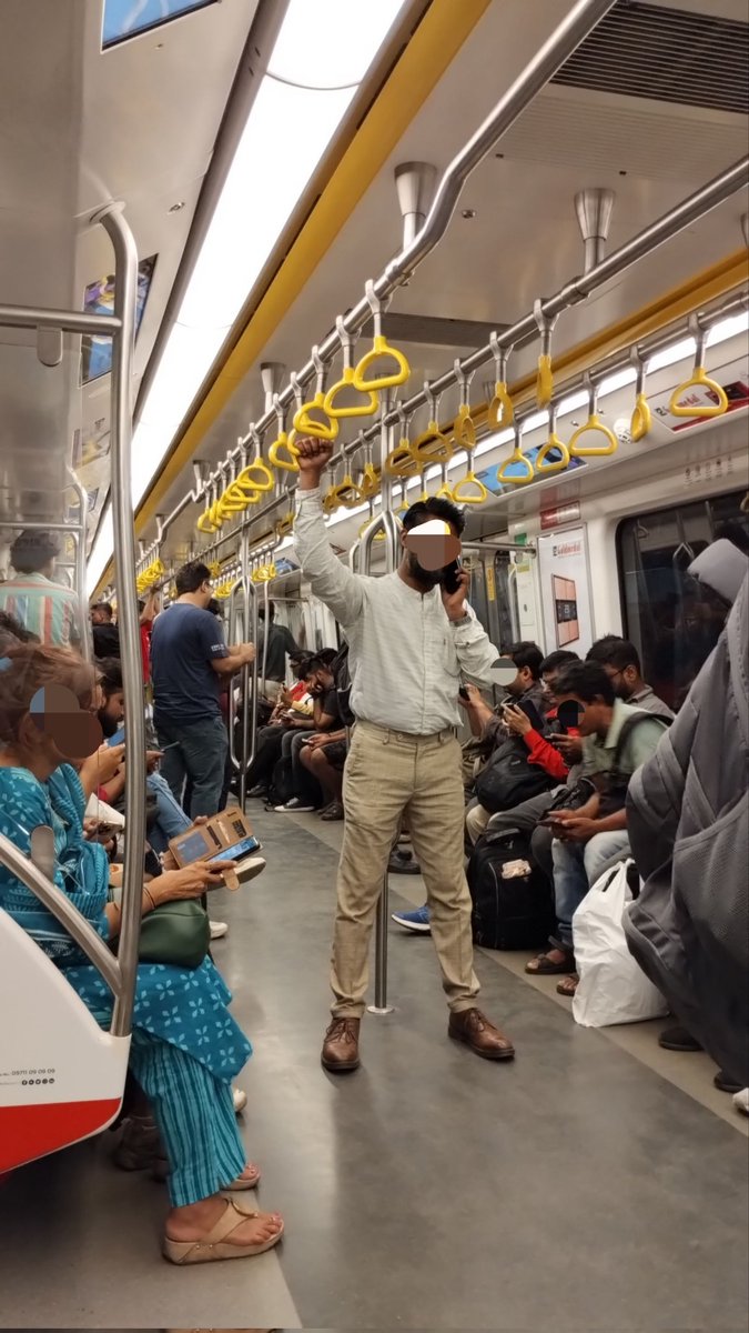 @MMMOCL_Official this was the crowd for second last train of L2A yellow line #MumbaiMetro from Andheri W around 10.20pm. Clearly you'll need to extend services to 11pm or even post that. Pic dt.: 02/06/23 @MMRDAOfficial