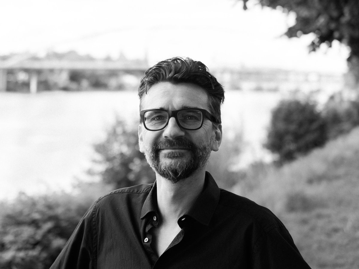 NIEUWE DIRECTEUR 
Lars Hendrikman is de nieuwe directeur van het Universiteitsmuseum (<a href="/univgroningen/">University of Groningen</a>). Per 1 juli 2023 begint hij in  zijn nieuwe functie. Voorheen was Hendrikman gedurende 15 jaar conservator oude kunst bij het Bonnefantenmuseum in Maastricht.

📸 Justin Livesey