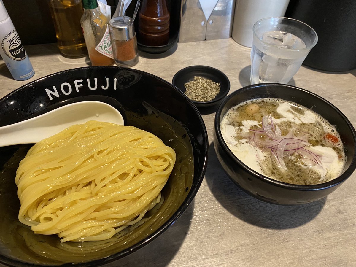 らーめんつけ麺NOFUJI
限定『ジェノベーゼつけ麺』
一時間半並んだ甲斐あります🥺💗
美味しすぎ🥰
久しぶりのNOFUJIさんでした💞
さて、ネイルサロン行こ❤️

#ラーメン好きな人と繋がりたい 
#毎日がラーメン 
#ラーメン好き女子 
#すすきの
#ホステス
#ダイエットは明日から