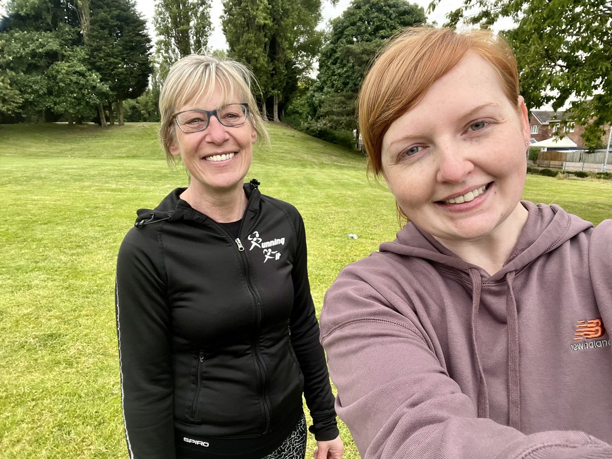 evergreen_activ's tweet photo. 🎶 you’ll be running up that hill…with no problems 🎶 with our £0 8 week training course for beginners &amp; returners in South Kirkby 🏃🏼‍♀️🏃🏾‍♂️All welcome! Thursdays 6.30-7.30pm at Barnsley Rd Rec📍 #runningforbeginners #fitness #confidence #fitnessfun https://t.co/5ZqTURJG5I