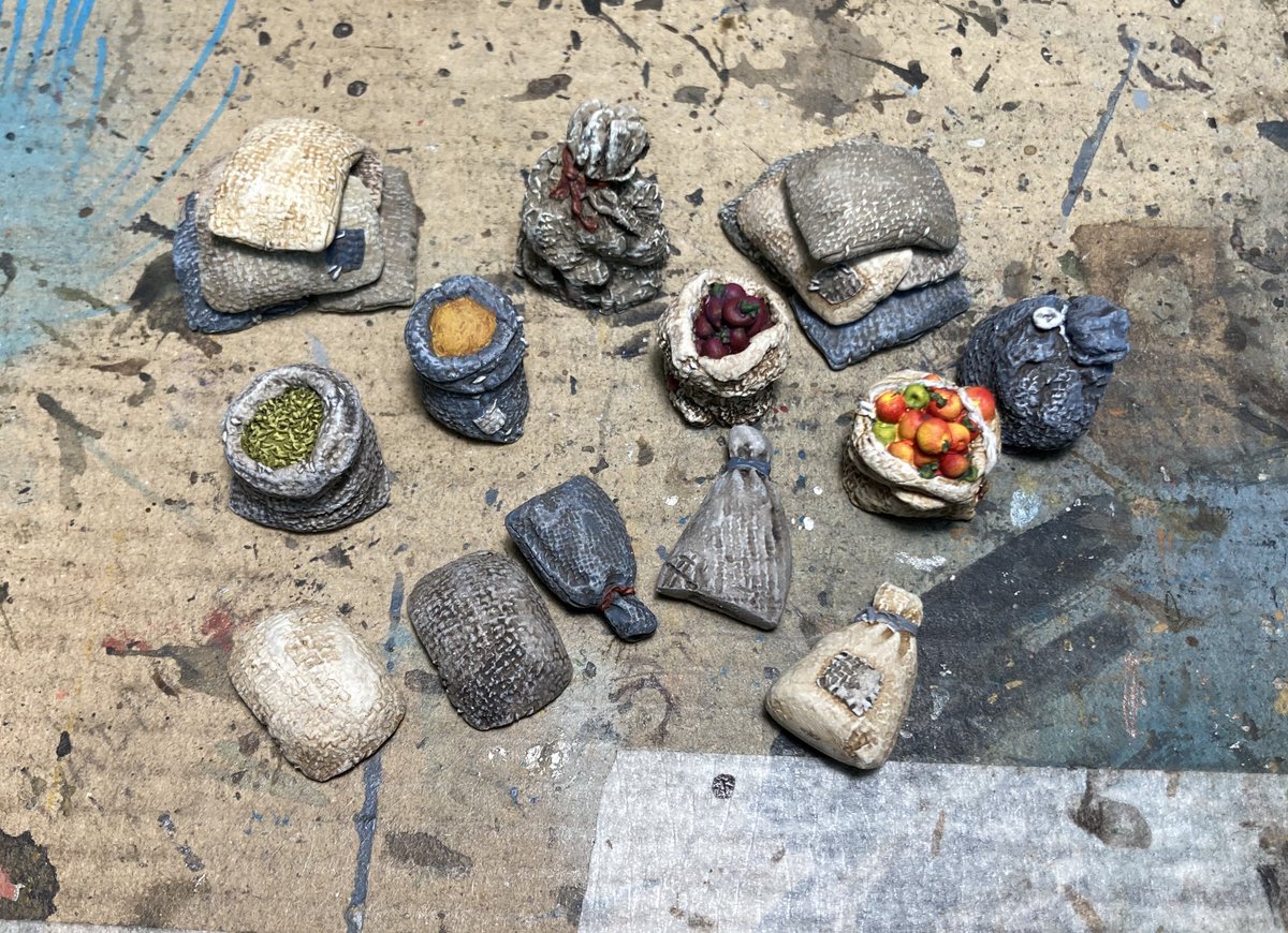 pengvenya's tweet image. Первая половина мая
#мастерскаяминиатюр #трудовыебудни