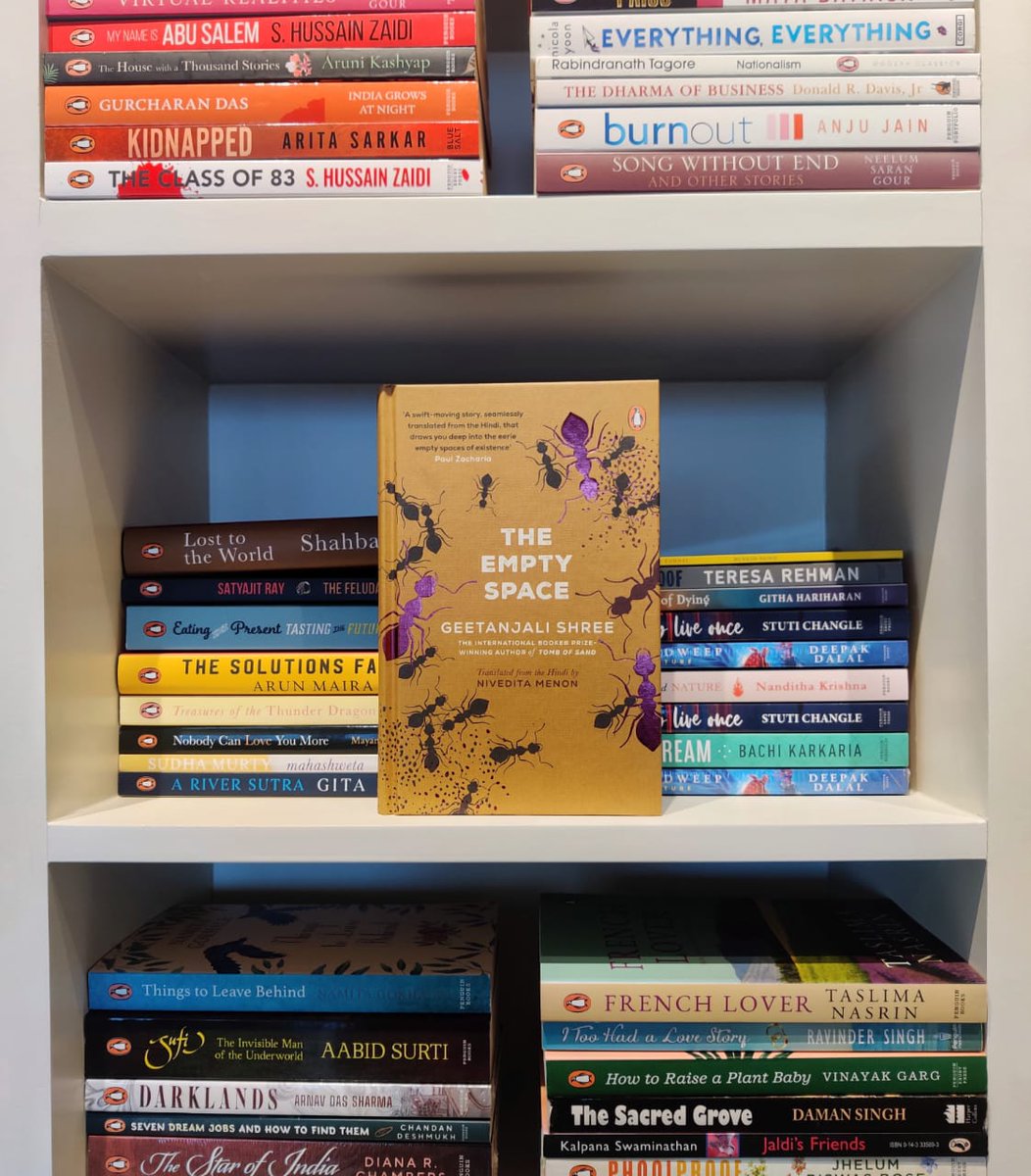PenguinIndia's tweet photo. Hump day is finally over, and we're so close to the weekend! As you browse your bookshelves looking for a novel tonight, try out this gorgeous edition of Geetanjali Shree's novel #TheEmptySpace
https://t.co/cmEK2CrAYh https://t.co/m0NGJAzn6K
