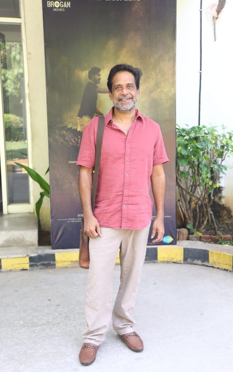 kollywoodtimes's tweet photo. Glimpses from the Press Meet of @gurusoms #Bell ๐
#BellFromJune9
#Sridharmaster @petter_raj1 @durgaprimal @Josephinesharmi @thiyaguedit @HenryRobert24 @jackfv2 @cuviyam @Broganmovies @Prabhakarpkstud @saregamasouth @Pro_Velu https://t.co/GKHJUPPZpL