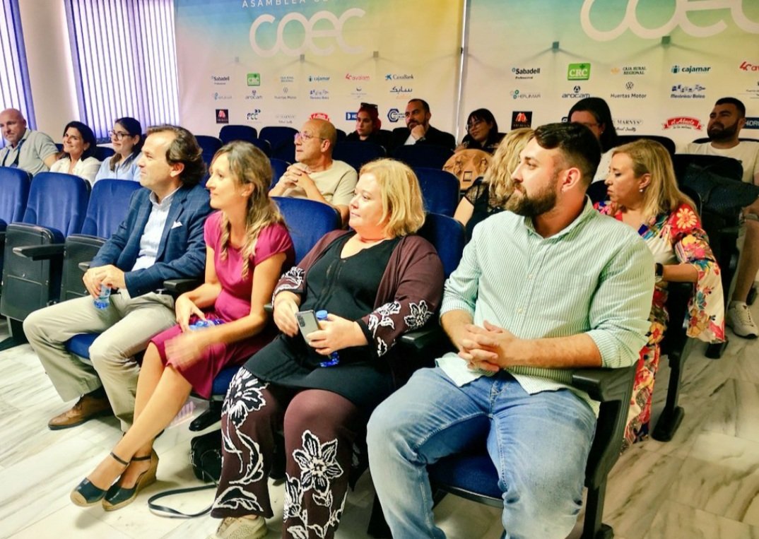 ArmadaAlvaro's tweet photo. Jornada de clausura del programa #b2digital #e360ban en la que 13 empresas participantes han presentado sus proyectos digitales
@COEC_es @Ceeict @infoRMurcia
@Empresa_RM https://t.co/5nd3ojaFh6