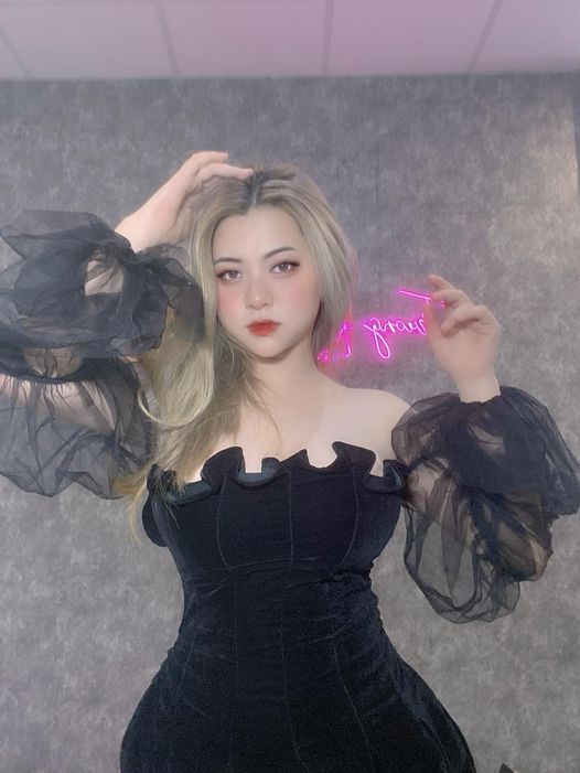 Đôi môi này chỉ ăn bánh tráng với bún bò , đã được hôn ai