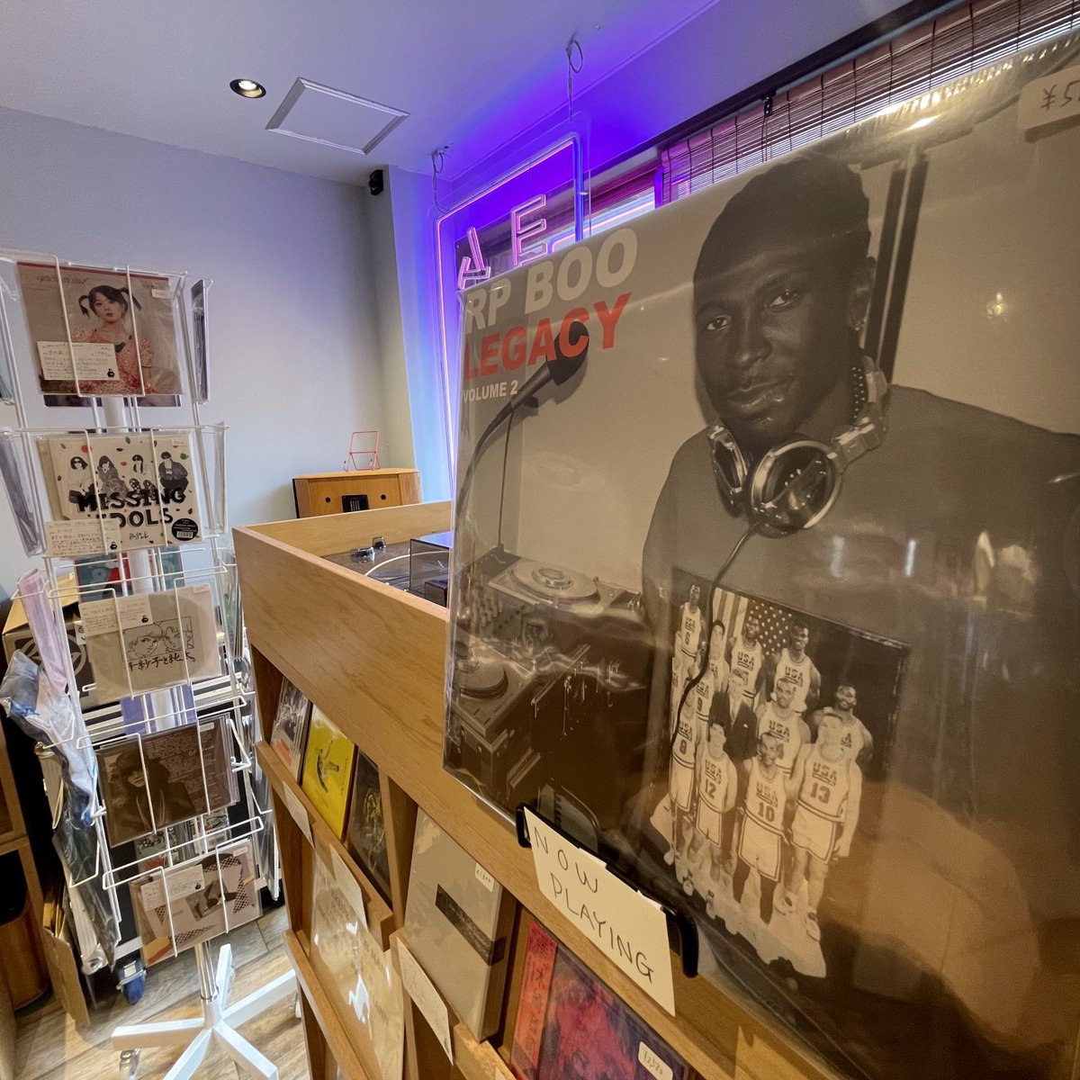 yomukiku_musit's tweet photo. 今この瞬間に渋谷区神宮前でRP BOO / LEGACY VOLUME2が流れているのはヨムキクノムだけかもしれません。
#NowPlaying #NowListening #RPBOO #planetmu https://t.co/OV6WeUU2Ow