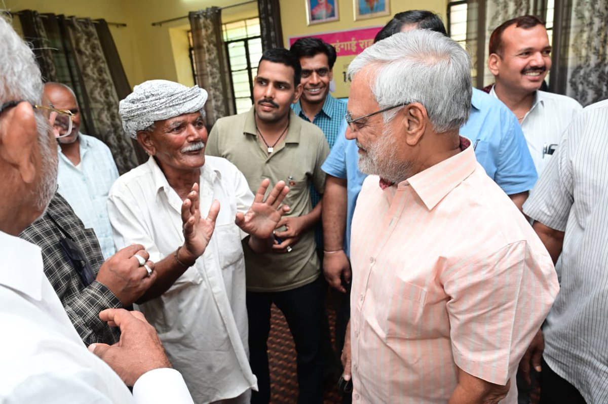 drcpjoshi's tweet photo. आज कोशीवाड़ा मे महंगाई राहत शिविर मे पहुंच कर अवलोकन किया व नामांकन कराने आए लोगो से मुलाकात की। https://t.co/hHyBGPQSuV