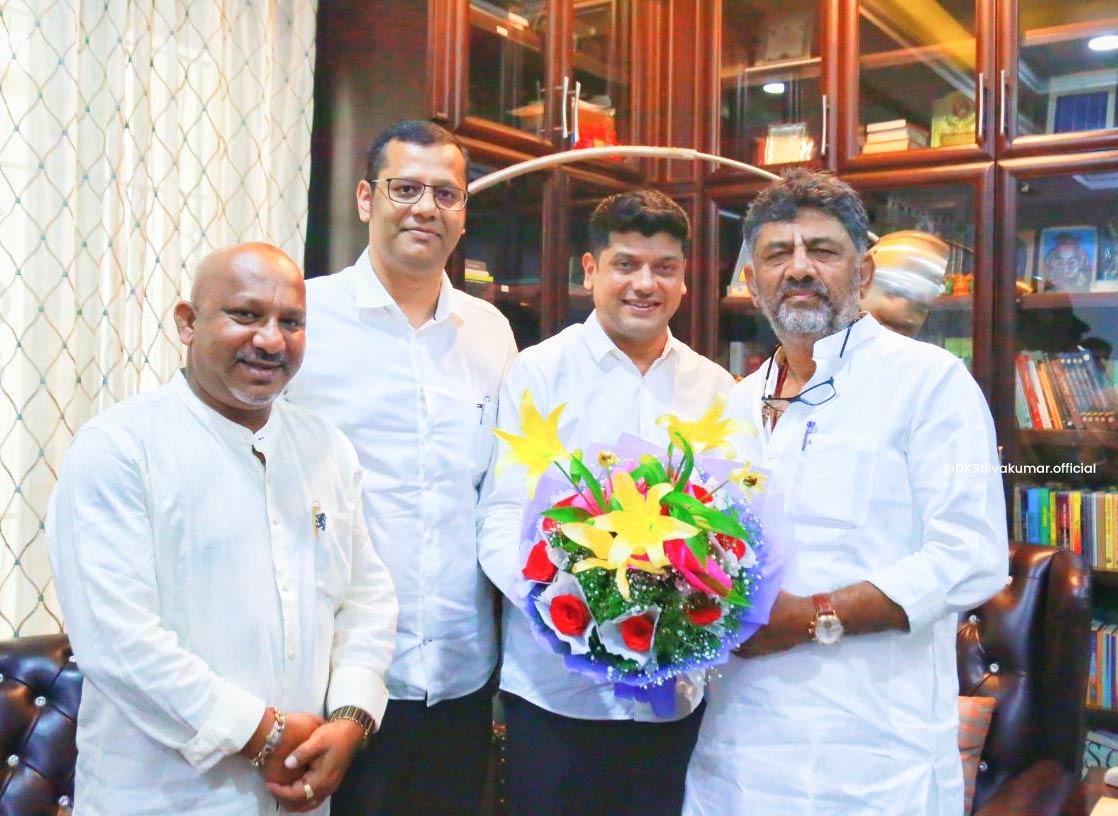 DKShivakumar's tweet photo. Happy to have met Goa PCC President Sri @AmitSPatkar and CLP Leader Goa Sri @YuriAlemao9 at my home today to congratulate me on assuming office as Deputy CM Karnataka, as we discussed issues pertaining to both the states.

@INCGoa https://t.co/45mxMjFYqS