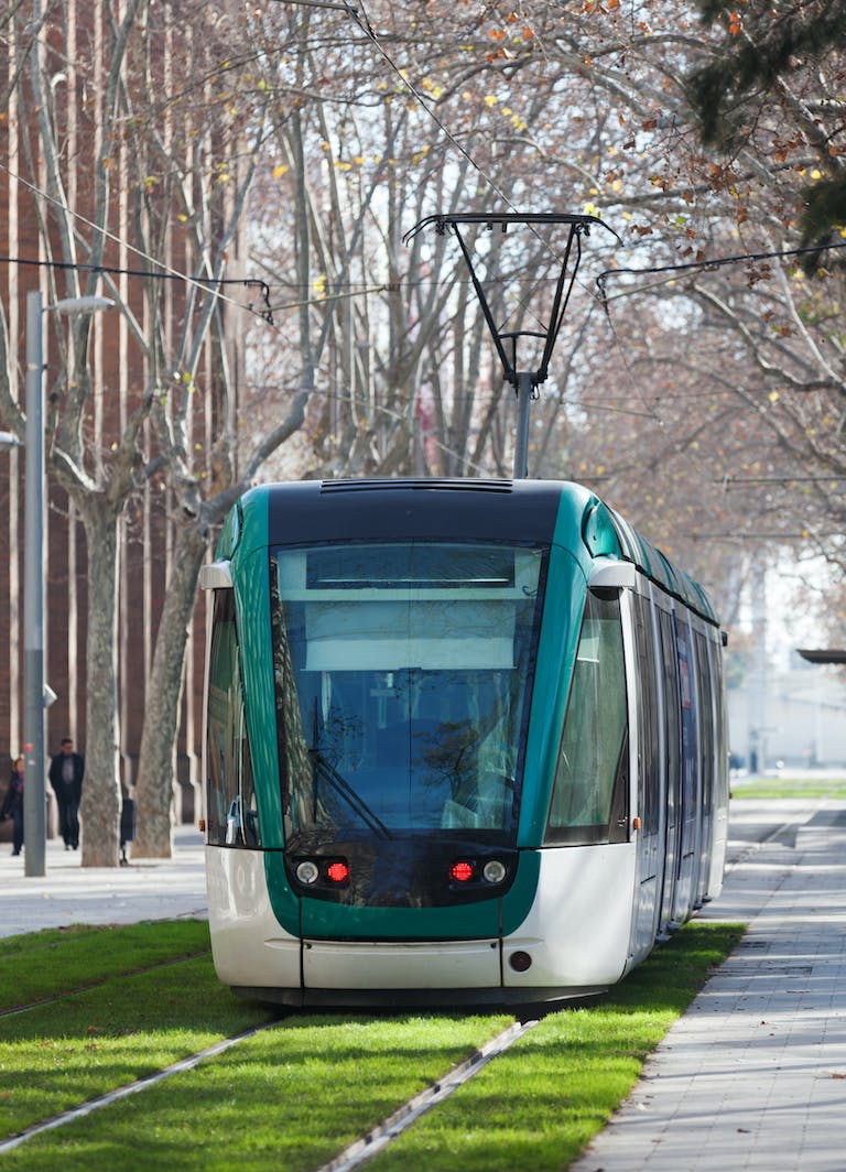 Tecnologías que se están empezando a usar para digitalizar el transporte urbano y conseguir una movilidad urbana sostenible. ¿Quieres saber más?  Te lo contamos en redesteam.es/recursos/digit… 

#RedeSTEAM #concursoSTEAM23 #educación #reto #adolescentes #ESO #FP