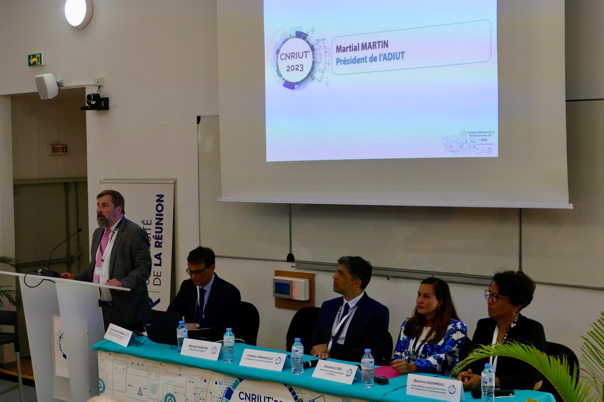 #CNRIUT2023

<a href="/martialymartin/">Martial Martin</a>, président de l'<a href="/ADIUTofficiel/">Assemblée des Directeurs d'IUT - ADIUT</a>, souligne l'importance de la présence du réseau #recherche des IUT en outre-mer 

▶️ Il remercie également l'ensemble des participants et l'équipe organisatrice de l'IUT de la Réunion !