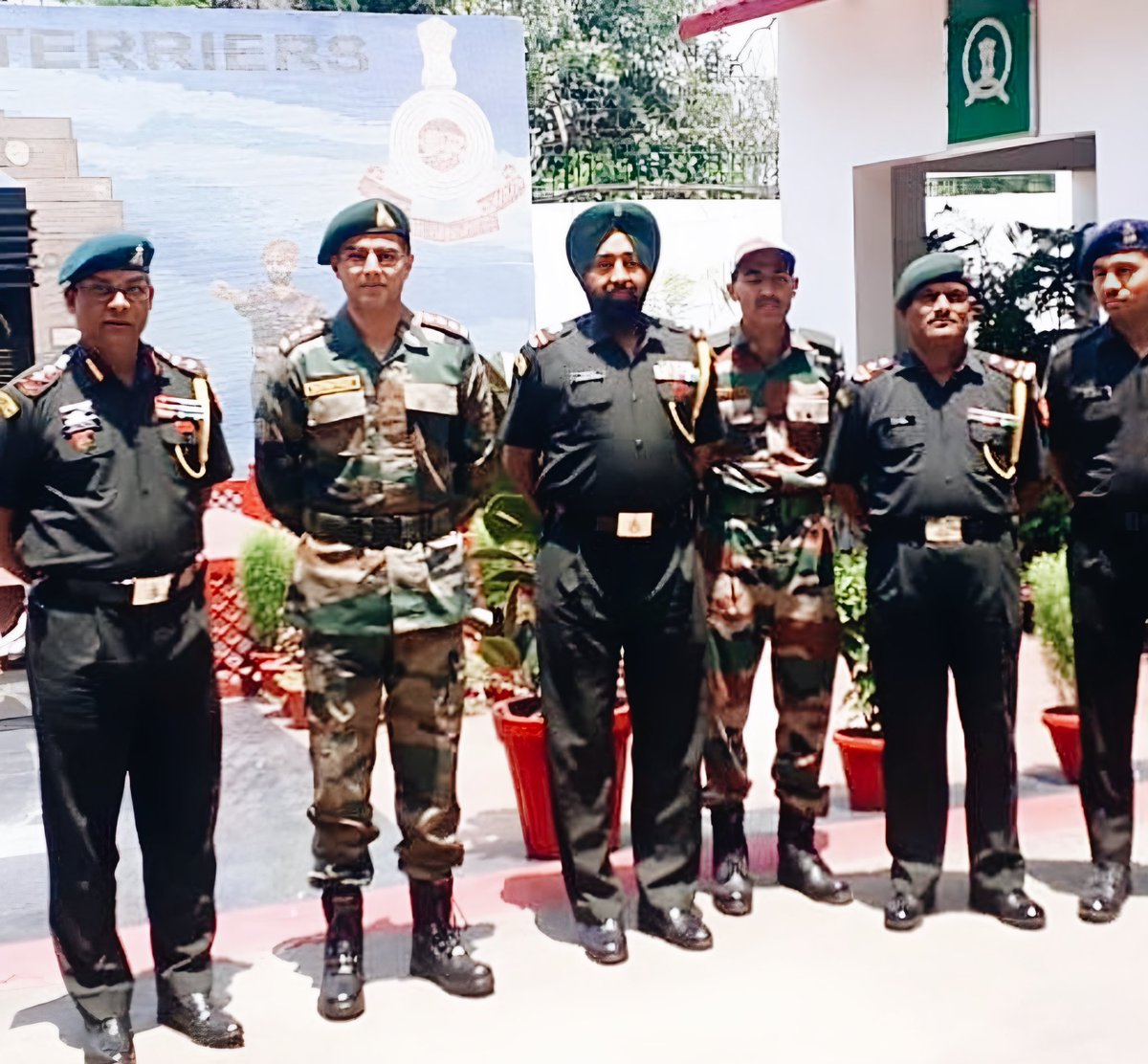 SachinPilot's tweet photo. TA 124 Sikh - Unit HQ📍 

With my colleagues and fellow unit officers. 
Truly proud and privileged to be a part of this family!! 🫡
Jai Hind 🇮🇳 https://t.co/ZdpoRQyLi6