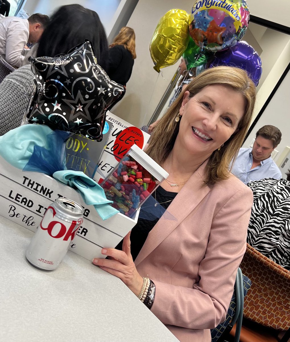 Congratulations ⁦@linda_aldred⁩ on your promotion to EVP ⁦@TexasChildrens⁩. You are an inspiring and innovative leader. It’s on honor to be a part of your team. #OneHR