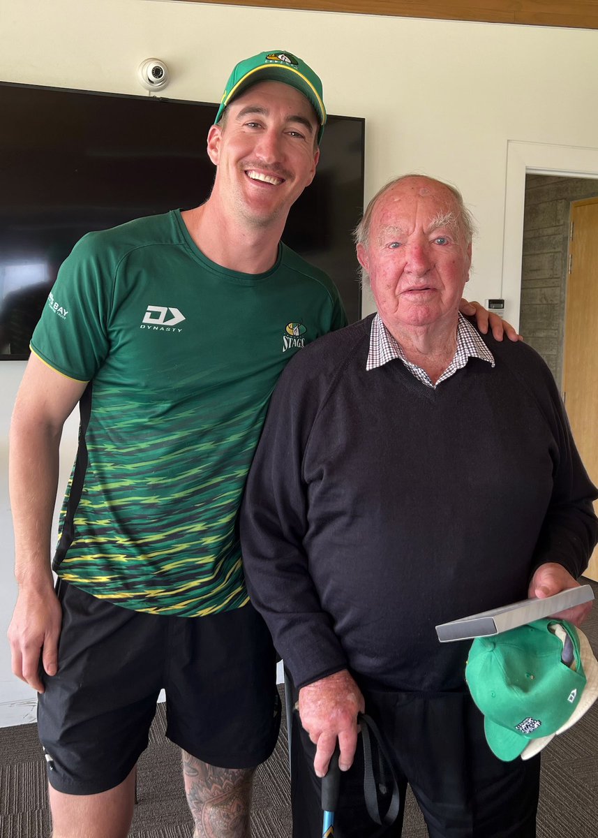 CentralStags's tweet photo. Wishing many happy returns to our Central Stags cap number 8, IAN LEGGAT! 93 today, Ian played in our very first match in 1950 and we are so privileged to be able to connect with the start of our team’s legacy 🦌🏏

🟩🟩🟩 #IANLEGGATT 
🟩🟩🟩 #CDALUMNI 
🟩🟩🟩 #LOVETHESTAGS https://t.co/Pzn9p4HEih