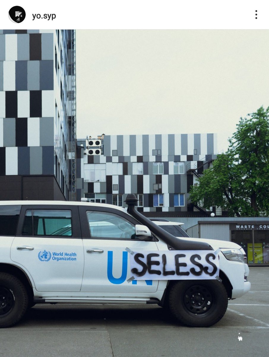 igorsushko's tweet photo. United Nations SUVs equipped with snorkels still at a parking lot in Kyiv one full day after Kherson was flooded by the Russians. https://t.co/R3KIR2PTta
