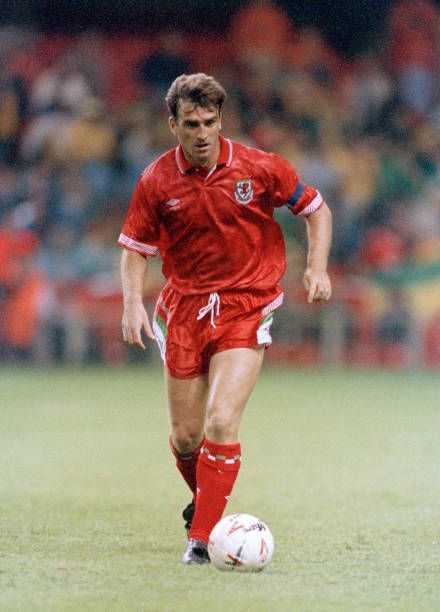 robertmdaws's tweet photo. #KevinRatcliffe - the defender made 59 appearances for #Wales 🏴󠁧󠁢󠁷󠁬󠁳󠁿 https://t.co/nFtK1Y8tEF