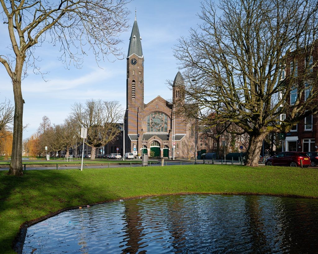 rotterdam's tweet photo. ⛪ Van 8 tot en met 11 juni zetten #Kerken, #Moskeeën, #Synagogen en #Tempels hun deuren wagenwijd voor je open. 🕍
Heilige Huisjes Rotterdam organiseert dan in samenwerking met de gemeente het #GebedshuizenFestival. 🕌
Het programma: 👉 https://t.co/KMd4teSZ4o https://t.co/O8Iosgm4sF