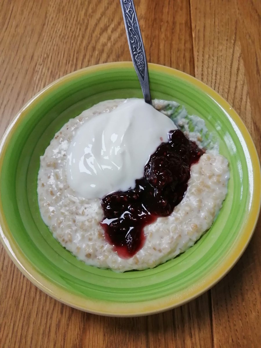 UHBTherapy's tweet photo. If someone is malnourished and needs to increase their food intake then foods can be fortified. This porridge is made with full fat milk, added full fat yogurt and raspberry jam to increase the calories and protein. #DW2023 #PositiveFoodHacks https://t.co/bzoFcylm2h